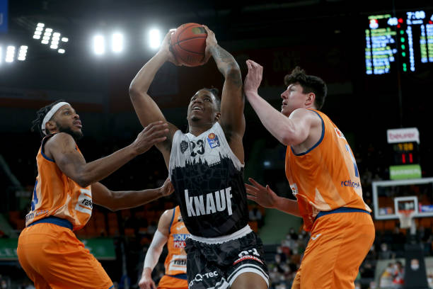 奥亚萨瓦尔 奥亚萨瓦尔